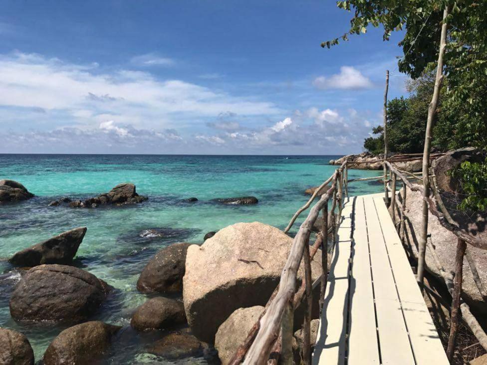 Daya Hill Seaview Hotel Koh Lipe Exterior photo